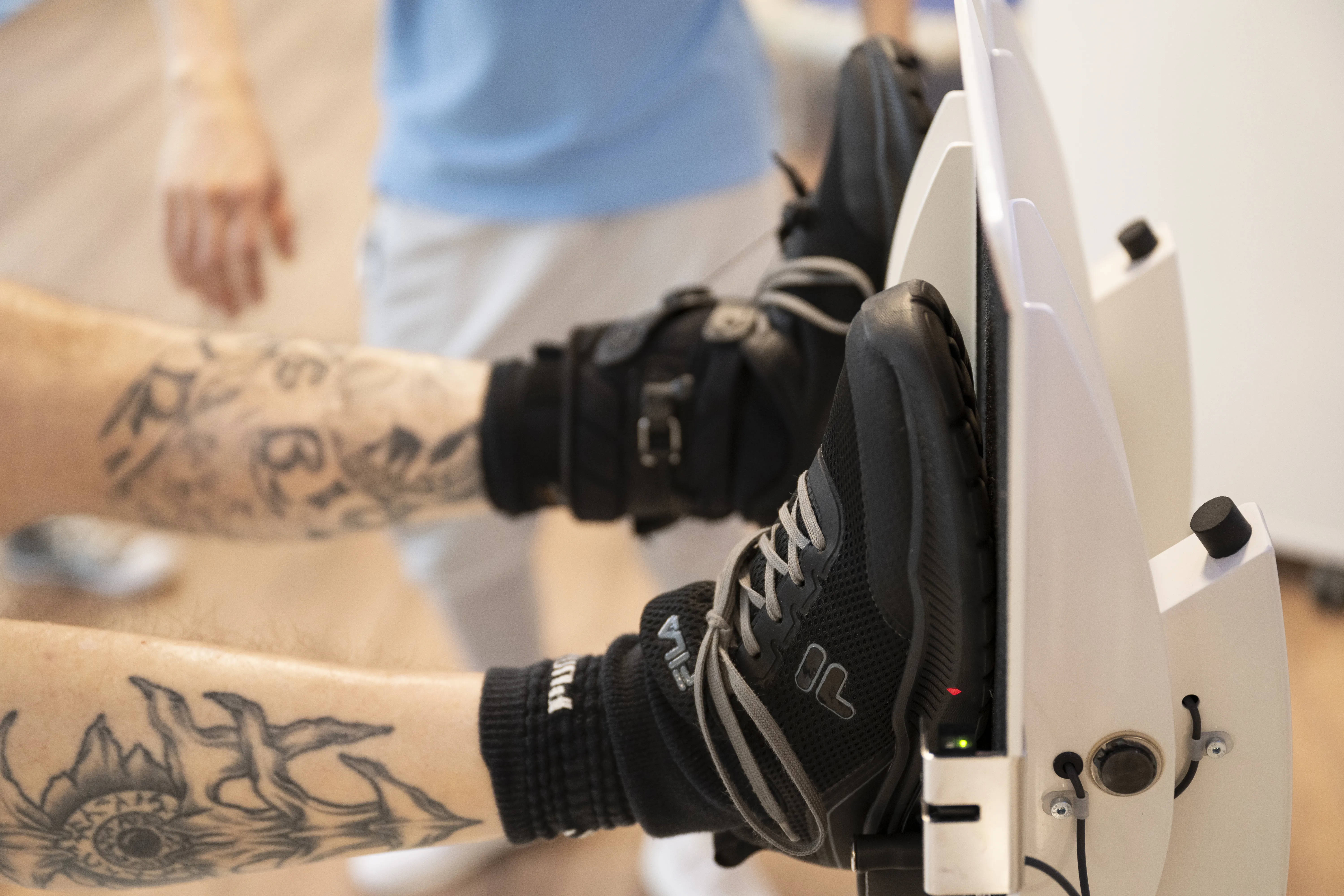 Mit der Beinpresse von ddrobotec® lassen sich die Beine unterschiedlich belasten.