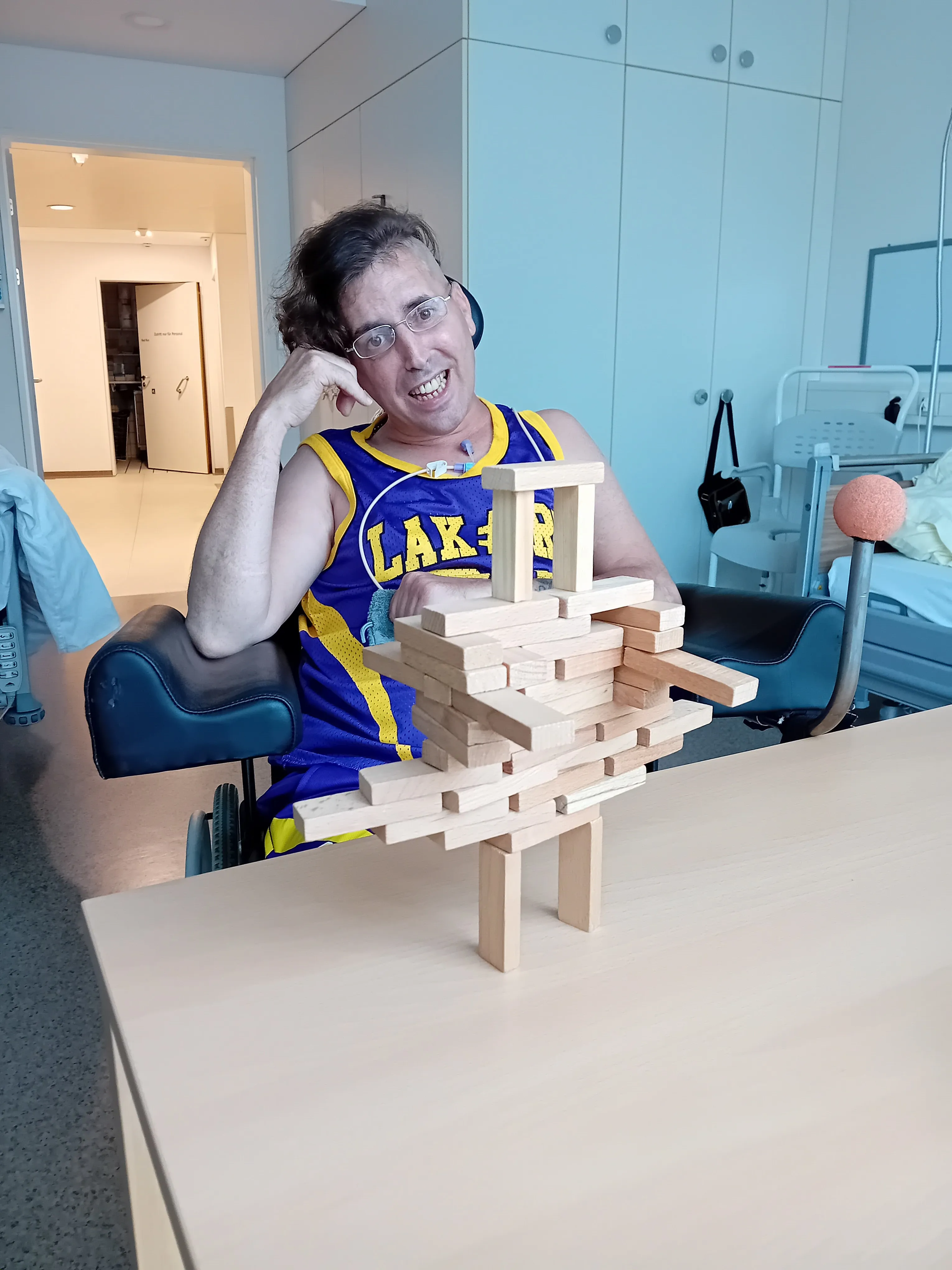 Esteban Hernàndez lernt die Rehaklinik Zihlschlacht zu schätzen.