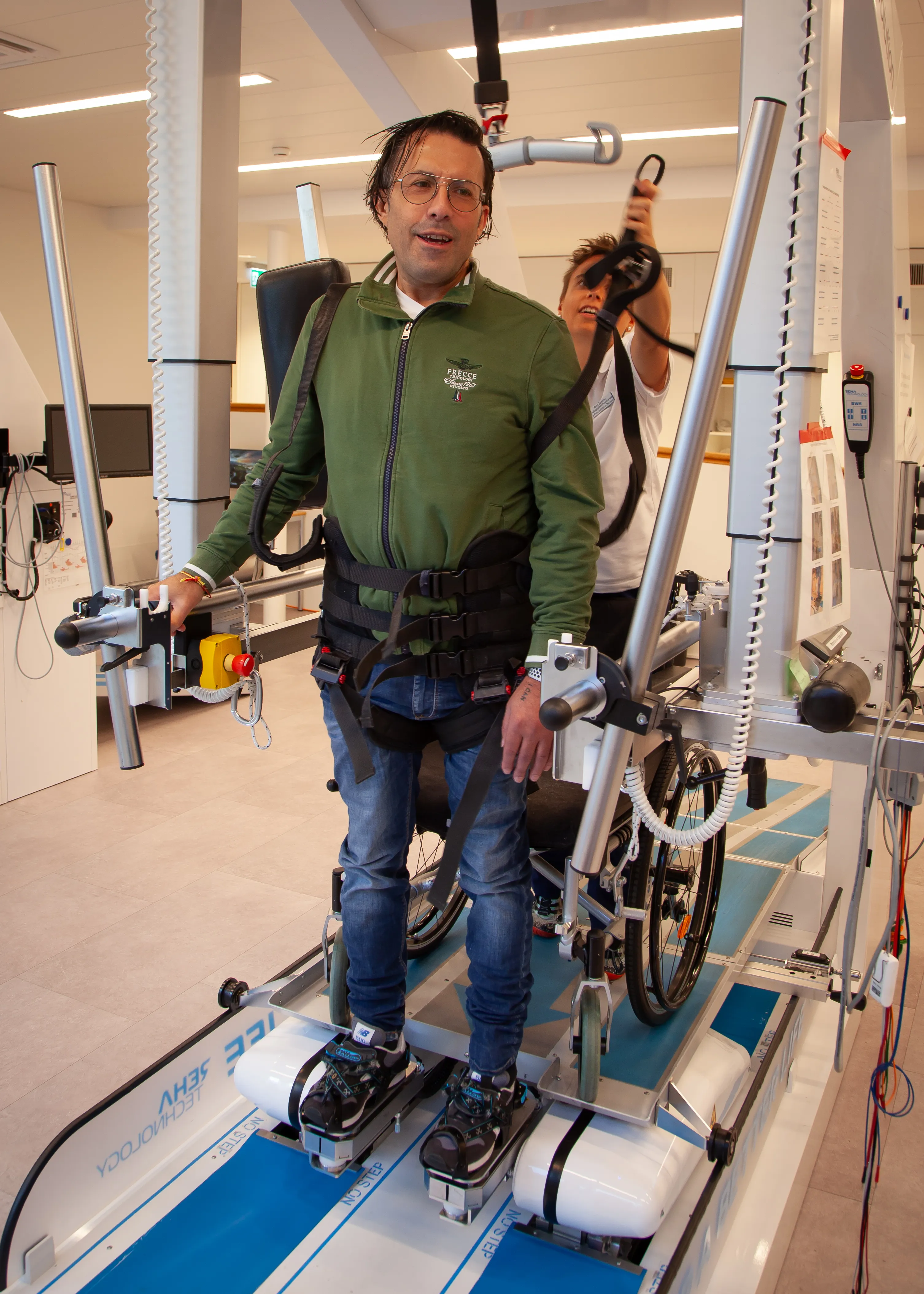 Sandro Ferrara trainiert auf dem Gangtrainer «G-EO».